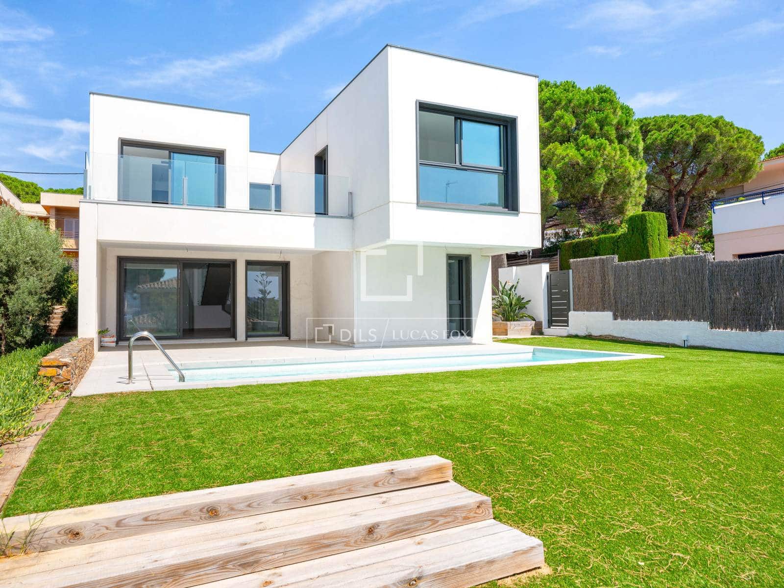 5 soveværelse Villa til salg i Llanca med swimmingpool garage - € 1.375.000 (Ref: 9953354)