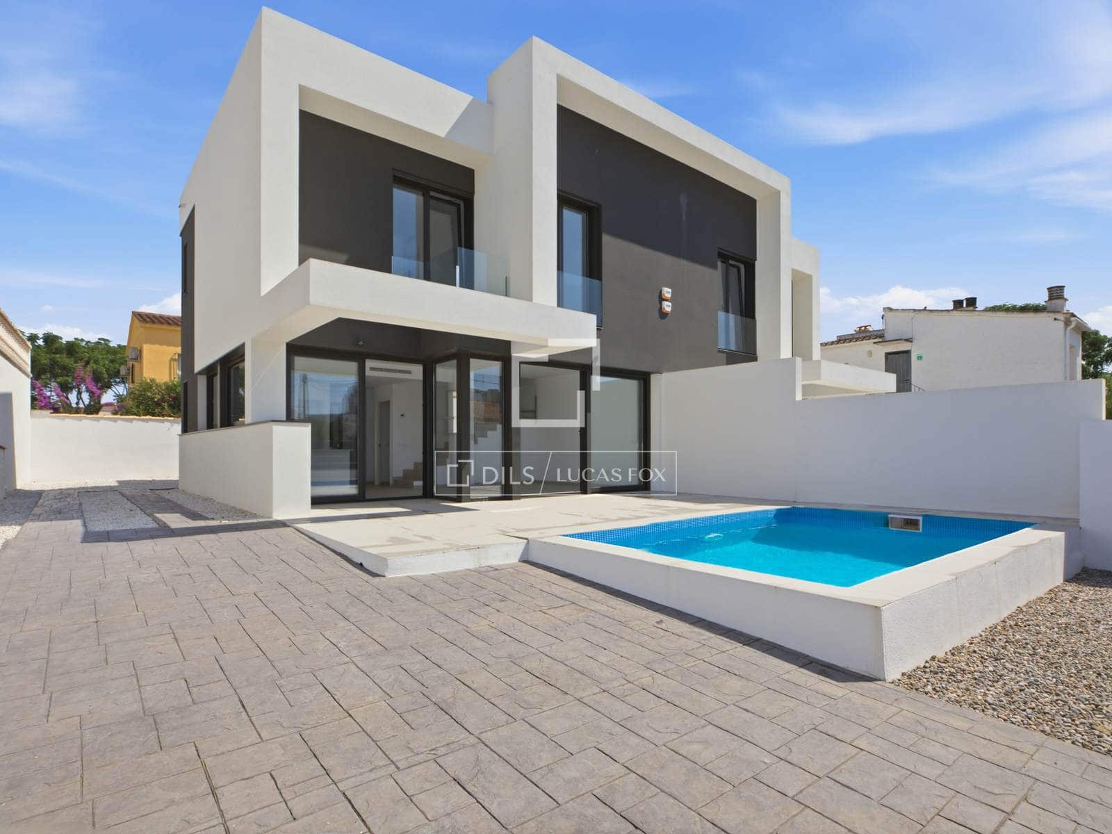 4 sovrum Villa till salu i Empuriabrava med pool garage - 649 000 € (Ref: 9953423)