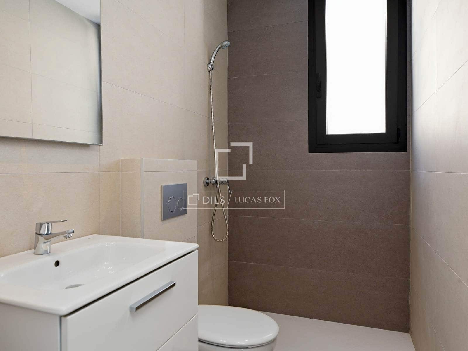 4 sovrum Villa till salu i Empuriabrava med pool garage - 649 000 € (Ref: 9953423)