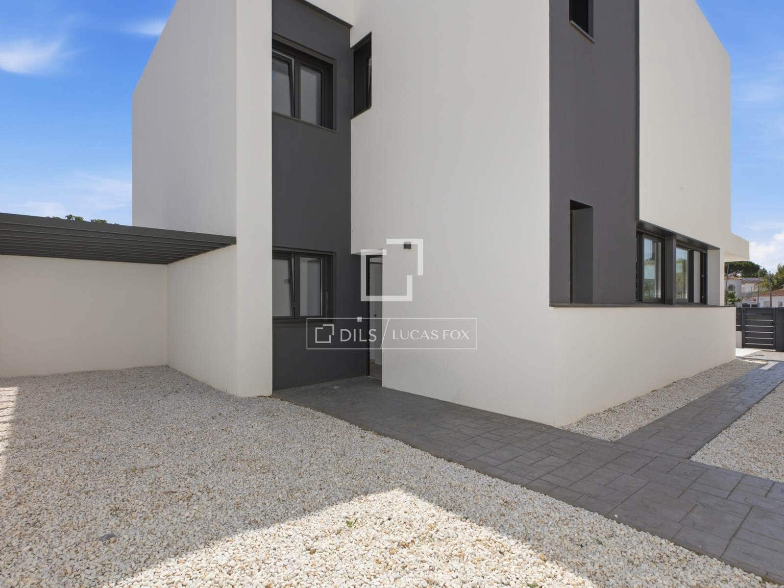 4 sovrum Villa till salu i Empuriabrava med pool garage - 649 000 € (Ref: 9953423)