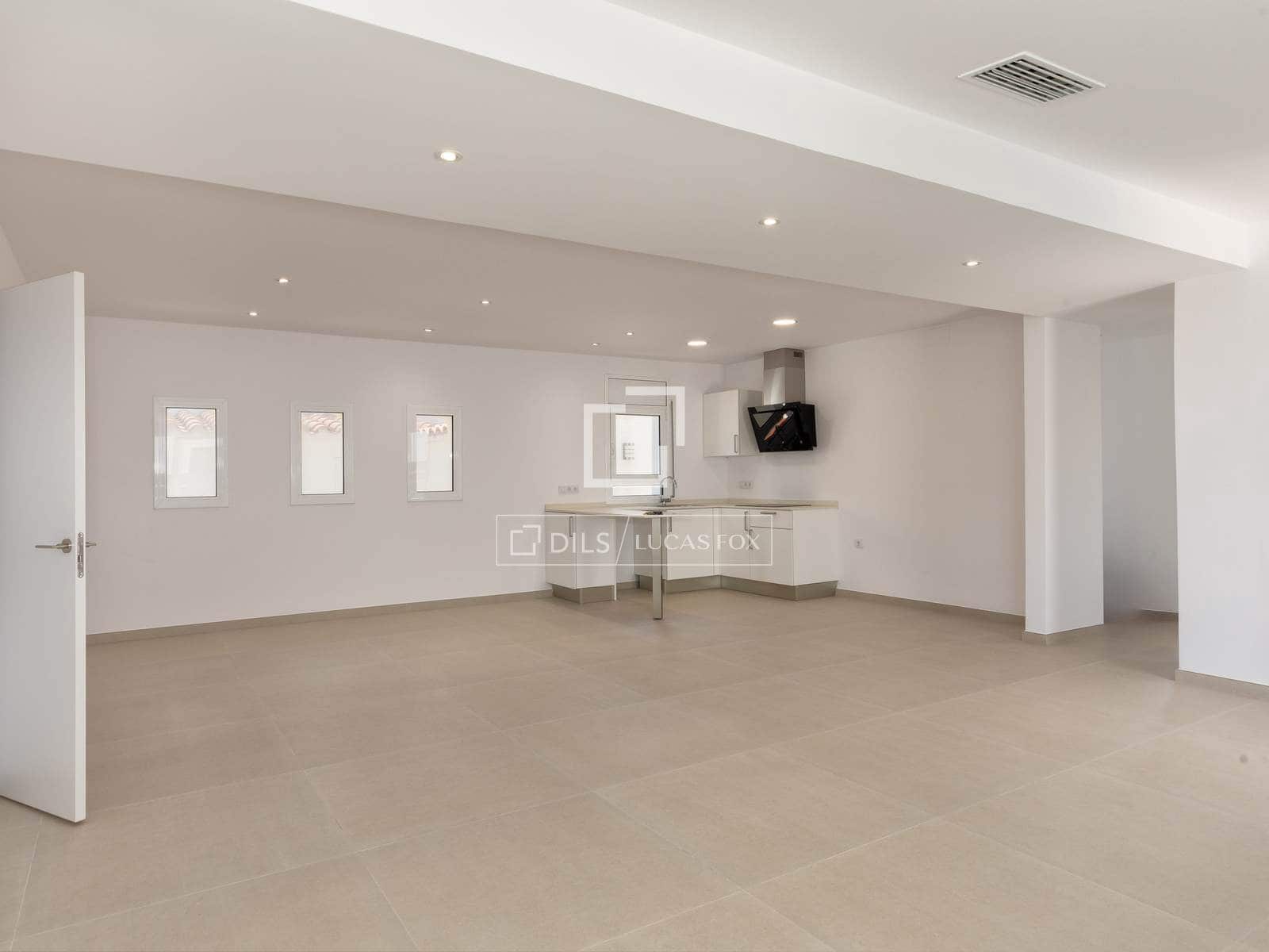 3 soveværelse Villa til salg i Empuriabrava med swimmingpool garage - € 995.000 (Ref: 9953424)