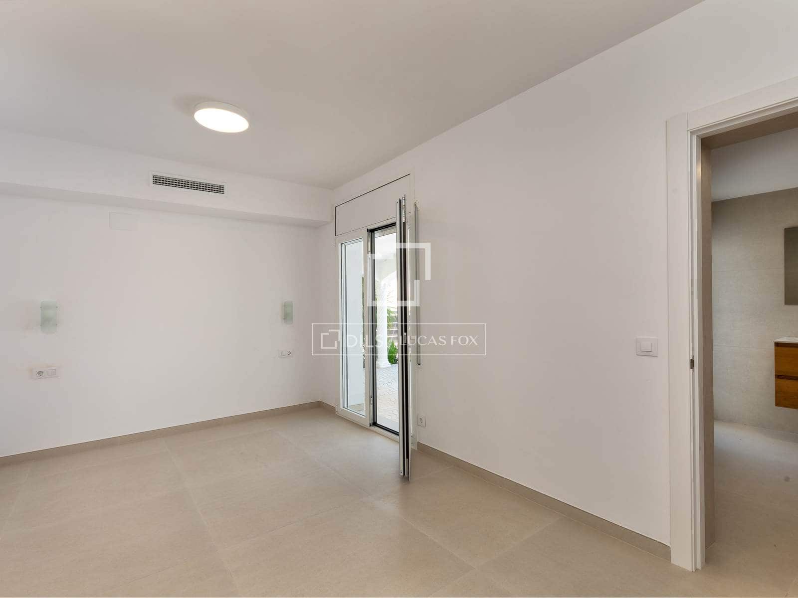 3 soveværelse Villa til salg i Empuriabrava med swimmingpool garage - € 995.000 (Ref: 9953424)