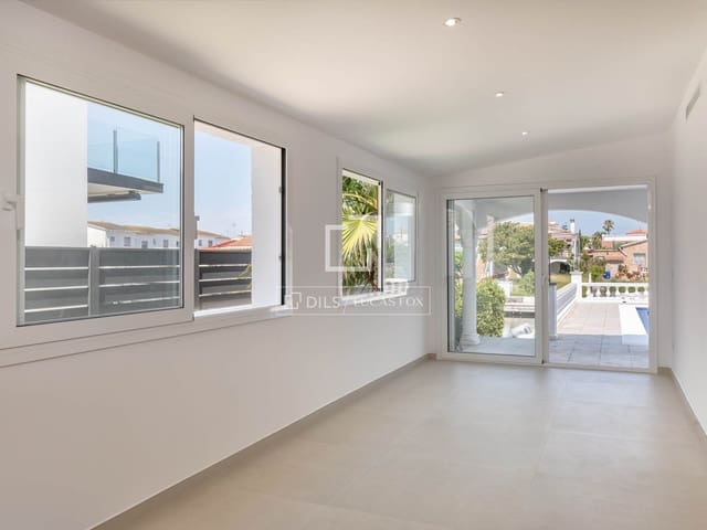 3 soveværelse Villa til salg i Empuriabrava, Castelló d'Empúries med swimmingpool garage - € 995.000 (Ref: 9953424)