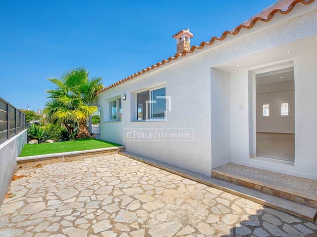 3 soveværelse Villa til salg i Empuriabrava, Castelló d'Empúries med swimmingpool garage - € 995.000 (Ref: 9953424)