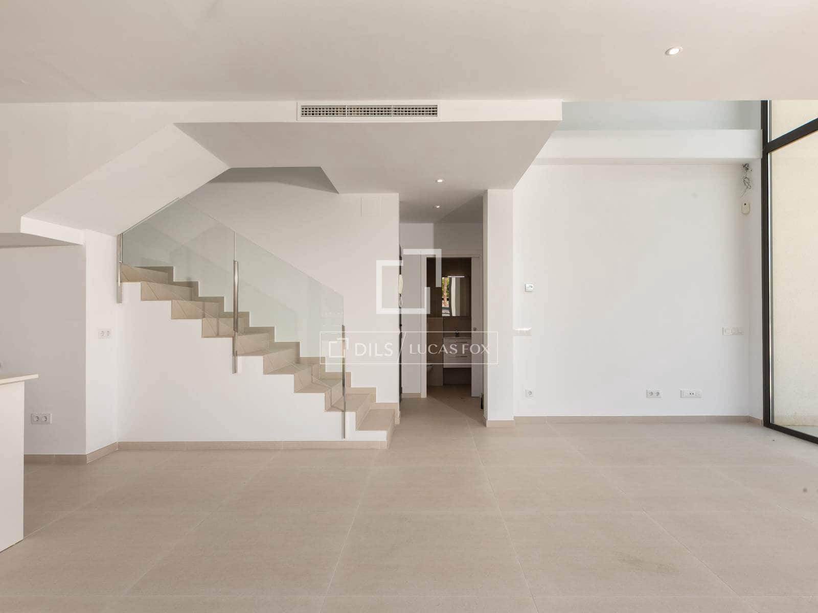 4 sovrum Villa till salu i Empuriabrava med pool garage - 739 000 € (Ref: 9953425)