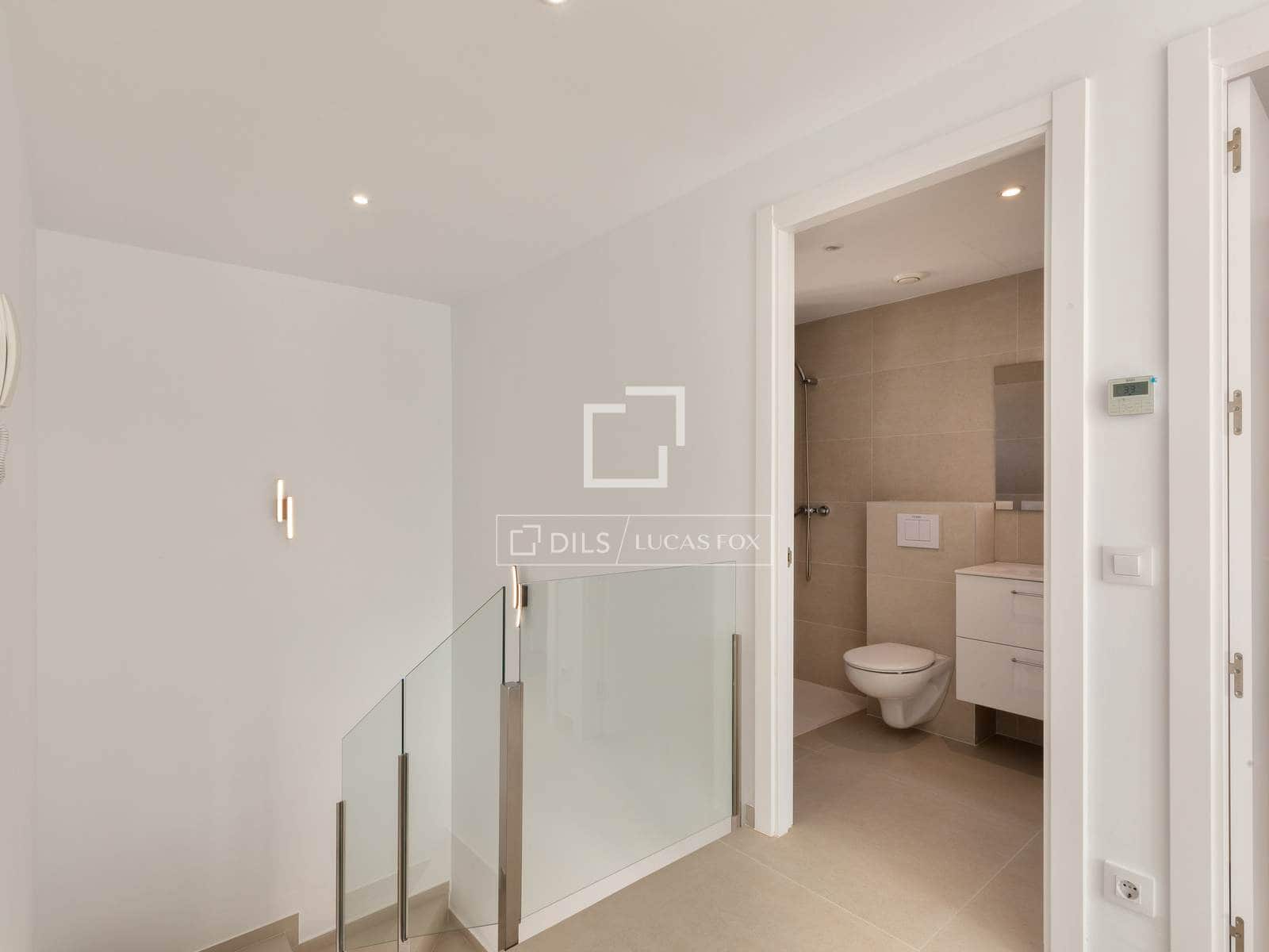 4 sovrum Villa till salu i Empuriabrava med pool garage - 739 000 € (Ref: 9953425)