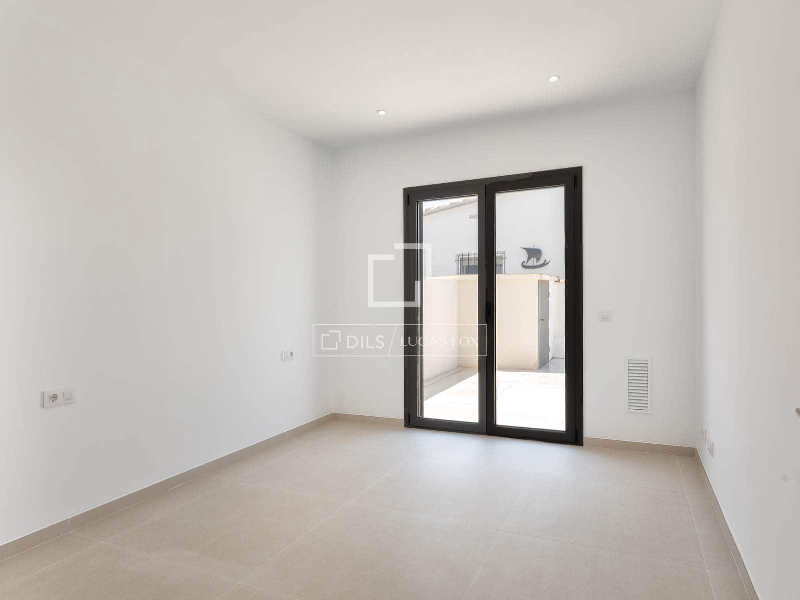 4 sovrum Villa till salu i Empuriabrava med pool garage - 739 000 € (Ref: 9953425)