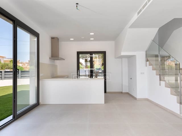 4 sovrum Villa till salu i Empuriabrava, Castelló d'Empúries med pool garage - 739 000 € (Ref: 9953425)