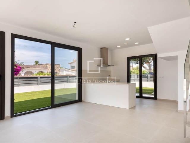 4 sovrum Villa till salu i Empuriabrava, Castelló d'Empúries med pool garage - 739 000 € (Ref: 9953425)