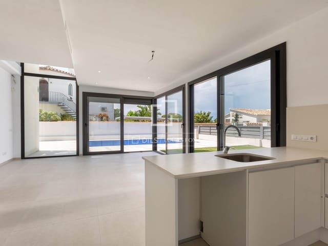4 sovrum Villa till salu i Empuriabrava, Castelló d'Empúries med pool garage - 739 000 € (Ref: 9953425)