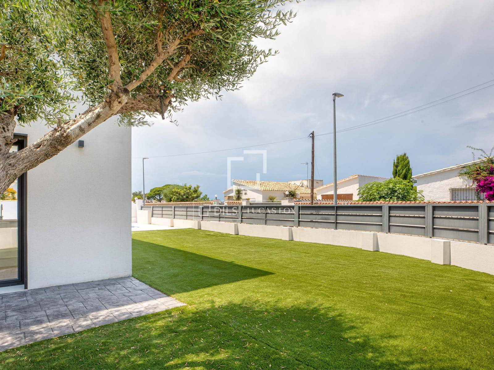 4 sovrum Villa till salu i Empuriabrava med pool garage - 739 000 € (Ref: 9953425)