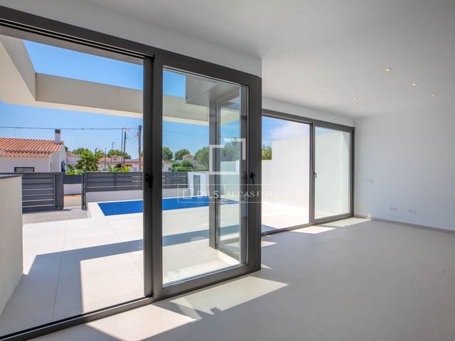 4 sovrum Villa till salu i Empuriabrava, Castelló d'Empúries med pool garage - 649 000 € (Ref: 9953426)