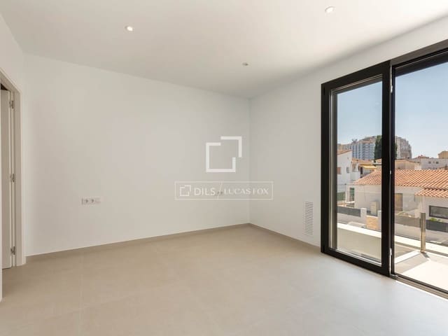 4 sovrum Villa till salu i Empuriabrava, Castelló d'Empúries med pool garage - 649 000 € (Ref: 9953426)