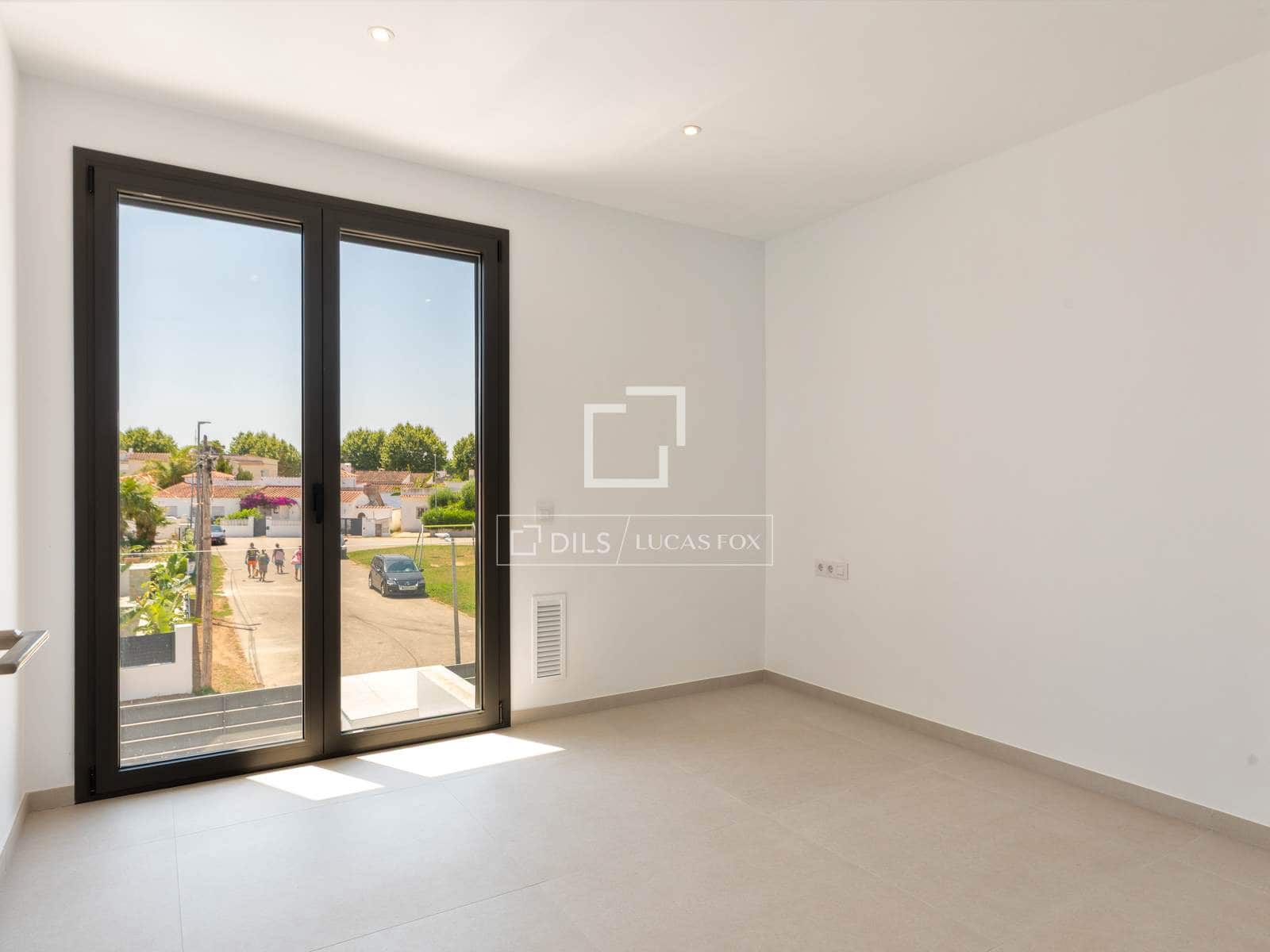 4 sovrum Villa till salu i Empuriabrava med pool garage - 649 000 € (Ref: 9953426)