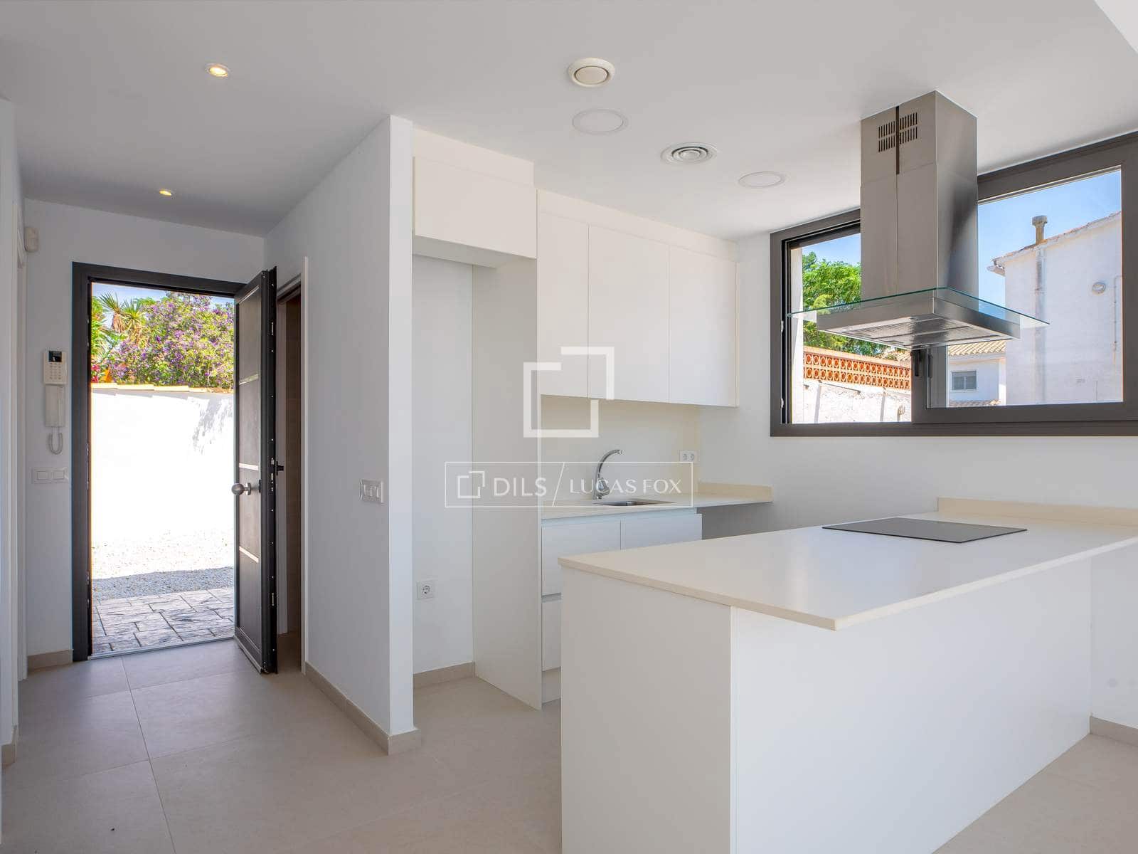 4 sovrum Villa till salu i Empuriabrava med pool garage - 649 000 € (Ref: 9953426)