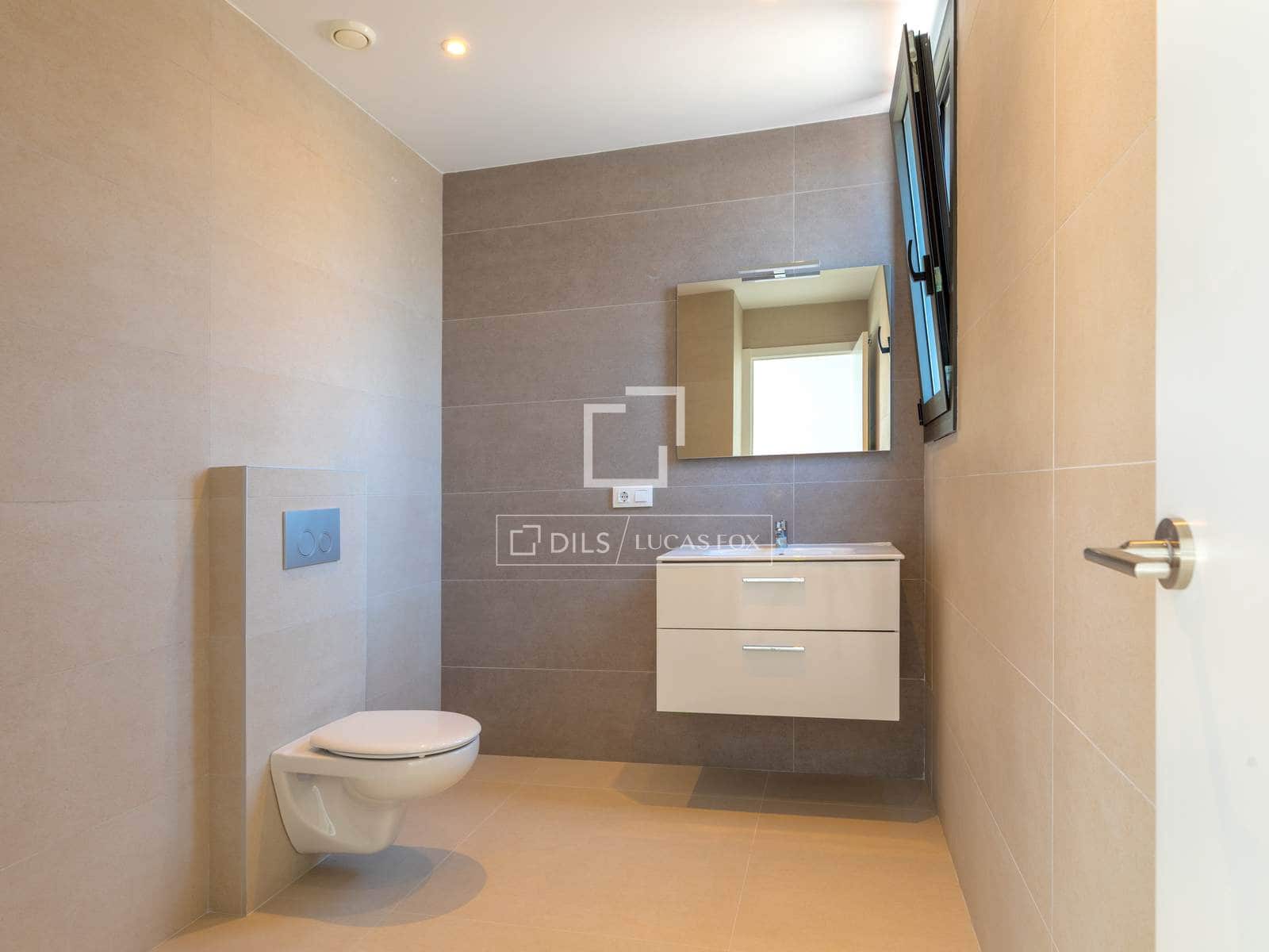 4 sovrum Villa till salu i Empuriabrava med pool garage - 649 000 € (Ref: 9953426)