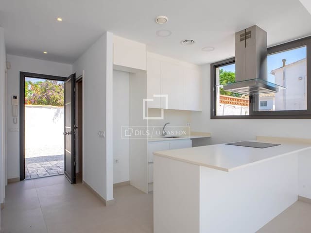 4 sovrum Villa till salu i Empuriabrava, Castelló d'Empúries med pool garage - 649 000 € (Ref: 9953426)