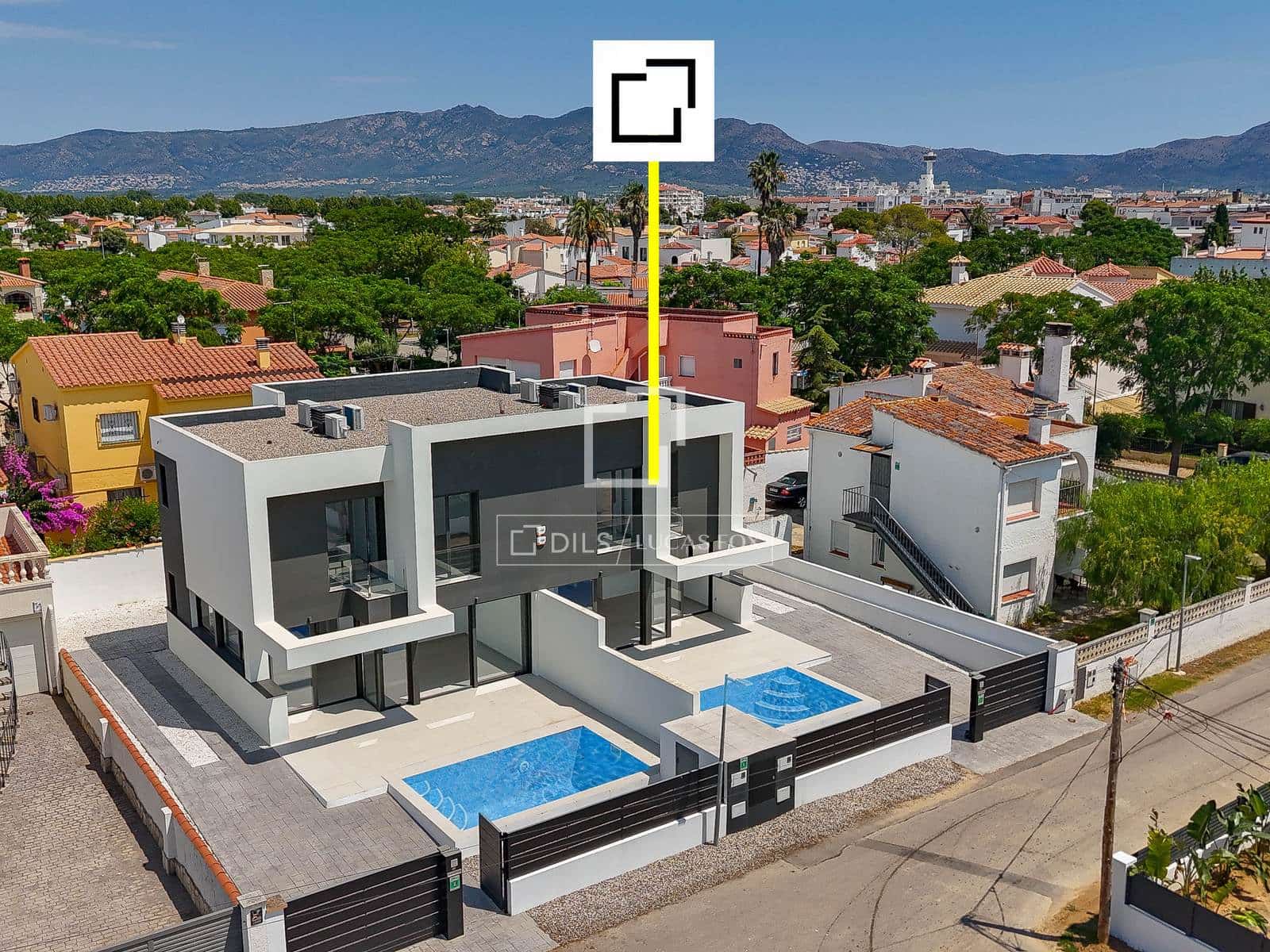 4 sovrum Villa till salu i Empuriabrava med pool garage - 649 000 € (Ref: 9953426)