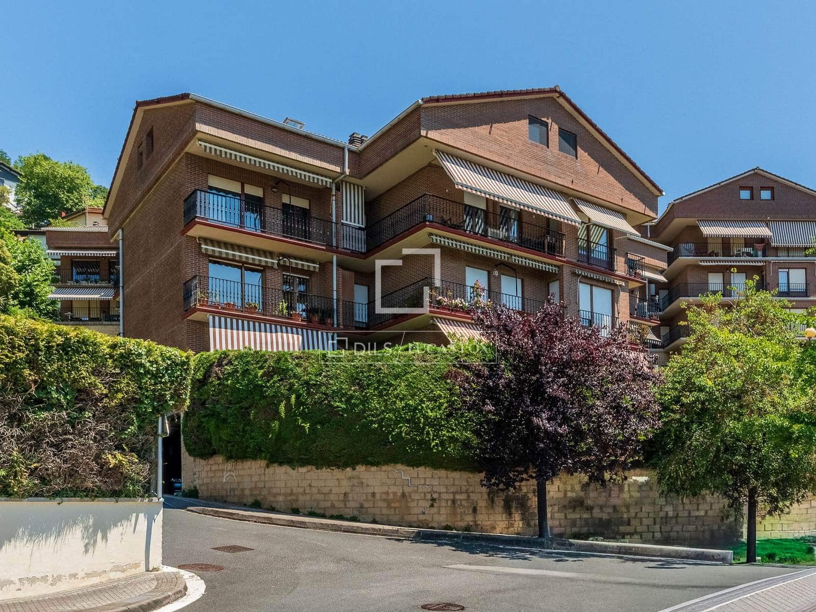2 bedroom Apartment for sale in Donostia-San Sebastian with garage - € 650,000 (Ref: 9953428)