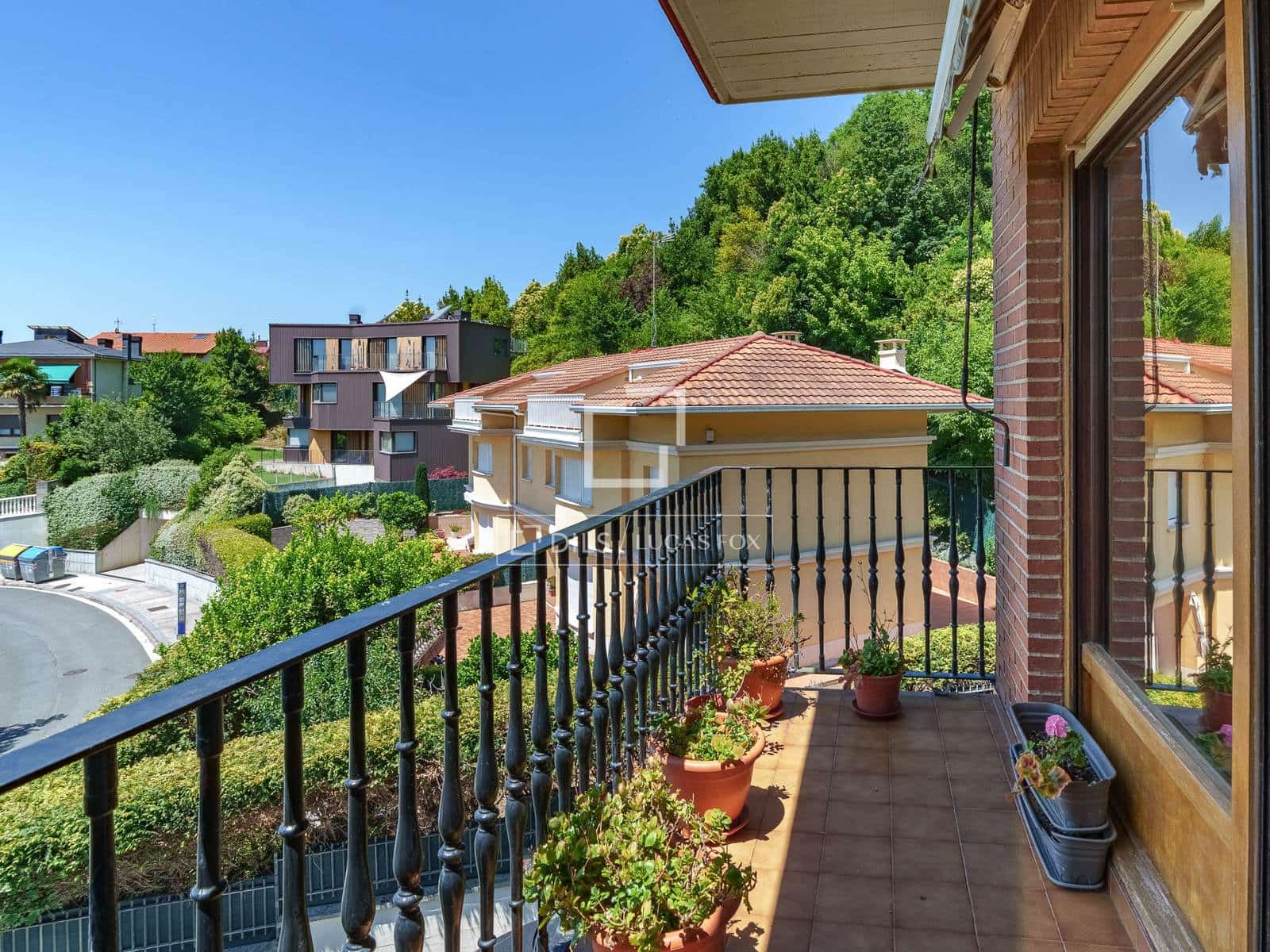 2 bedroom Apartment for sale in Donostia-San Sebastian with garage - € 650,000 (Ref: 9953428)