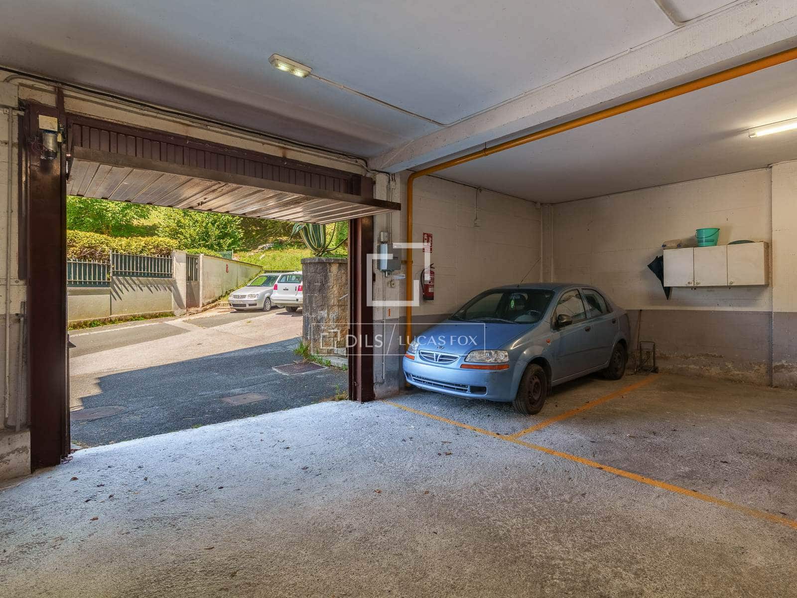 2 bedroom Apartment for sale in Donostia-San Sebastian with garage - € 650,000 (Ref: 9953428)