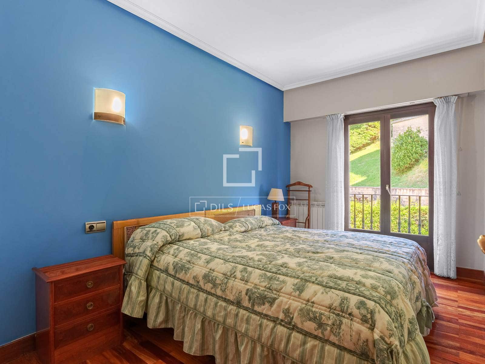 2 bedroom Apartment for sale in Donostia-San Sebastian with garage - € 650,000 (Ref: 9953428)