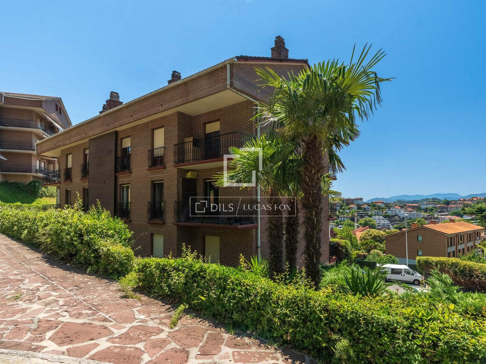 2 bedroom Apartment for sale in Donostia-San Sebastian with garage - € 650,000 (Ref: 9953428)