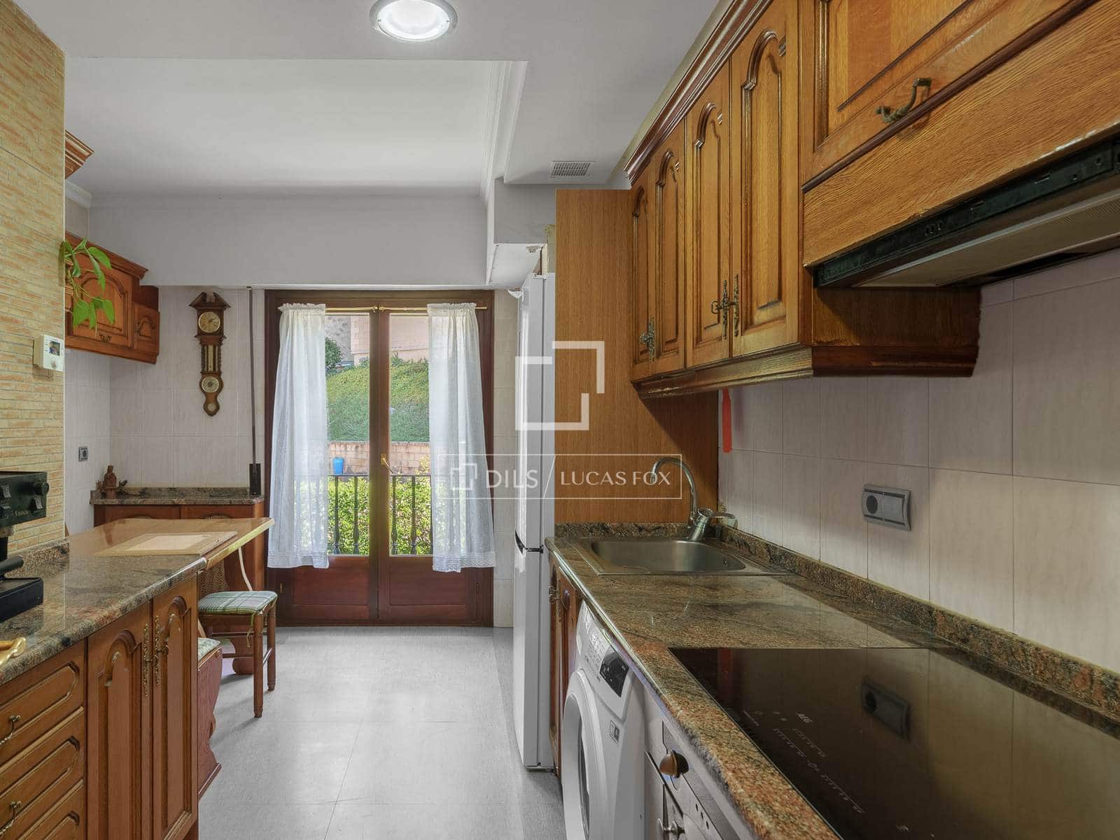 2 bedroom Apartment for sale in Donostia-San Sebastian with garage - € 650,000 (Ref: 9953428)