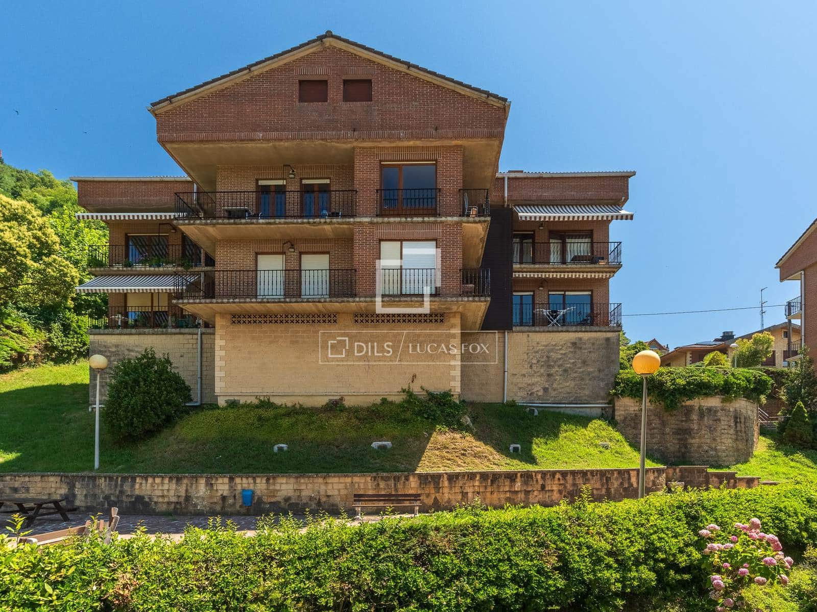 2 bedroom Apartment for sale in Donostia-San Sebastian with garage - € 650,000 (Ref: 9953428)