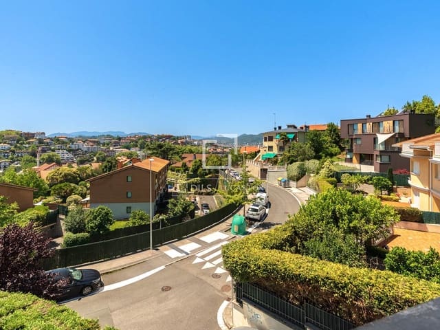 Apartamento de 2 habitaciones en Donostia-San Sebastián en venta con garaje - 630.000 € (Ref: 9953428)