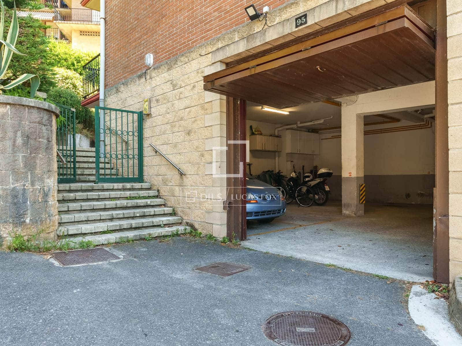 2 bedroom Apartment for sale in Donostia-San Sebastian with garage - € 650,000 (Ref: 9953428)