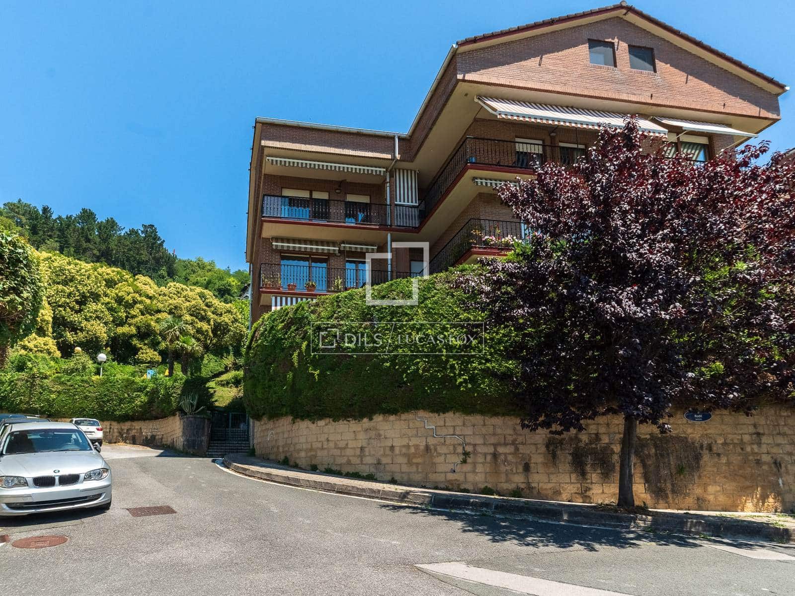 2 bedroom Apartment for sale in Donostia-San Sebastian with garage - € 650,000 (Ref: 9953428)