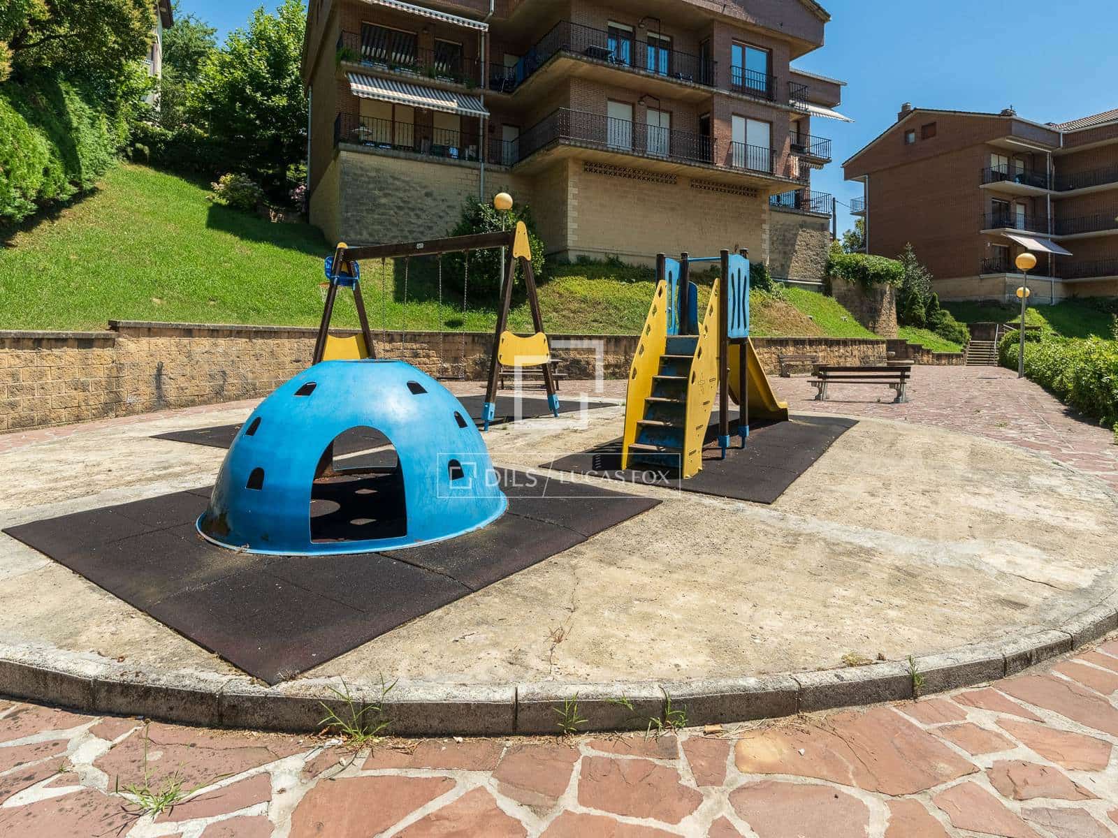 2 bedroom Apartment for sale in Donostia-San Sebastian with garage - € 650,000 (Ref: 9953428)