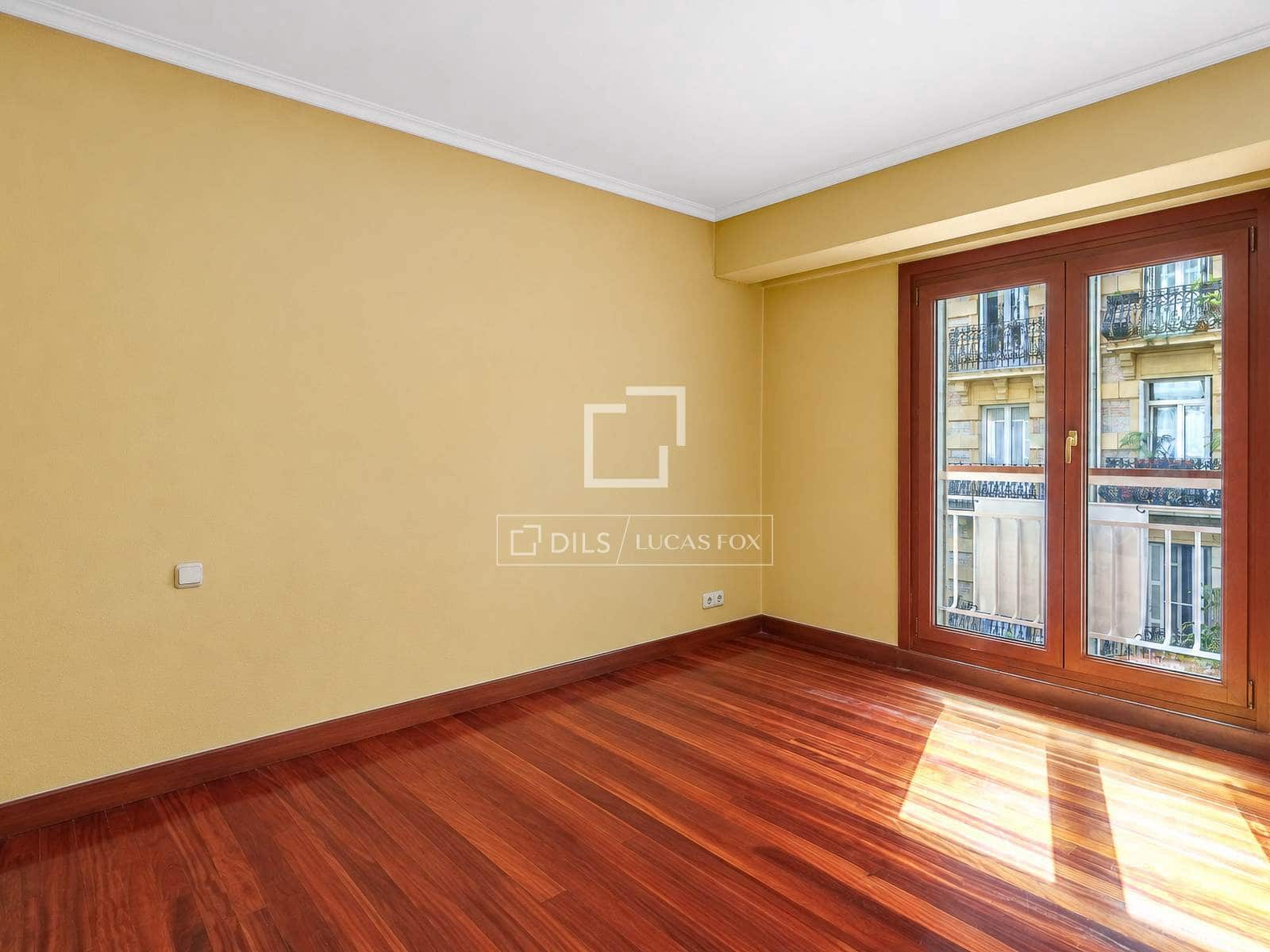 4 bedroom Apartment for sale in Donostia-San Sebastian - € 1,150,000 (Ref: 9953459)