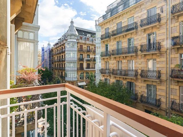 4 soveværelse Lejlighed til salg i Donostia-San Sebastián - € 1.150.000 (Ref: 9953459)
