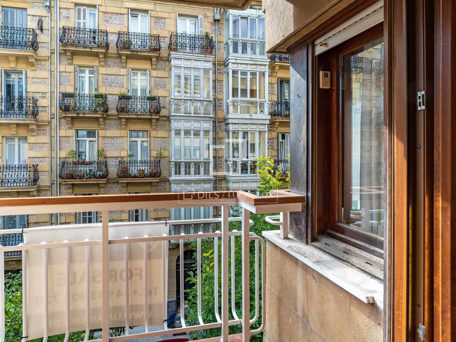 4 bedroom Apartment for sale in Donostia-San Sebastian - € 1,150,000 (Ref: 9953459)