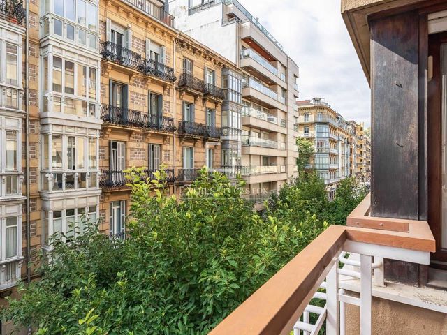 4 soveværelse Lejlighed til salg i Donostia-San Sebastián - € 1.150.000 (Ref: 9953459)