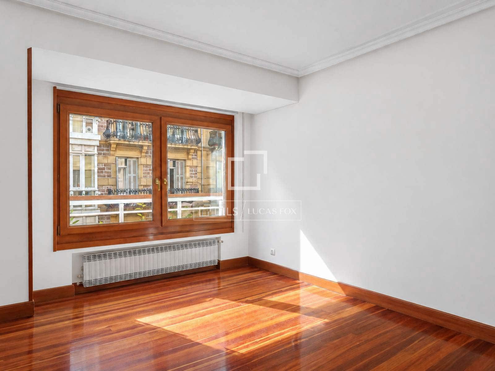 4 bedroom Apartment for sale in Donostia-San Sebastian - € 1,150,000 (Ref: 9953459)