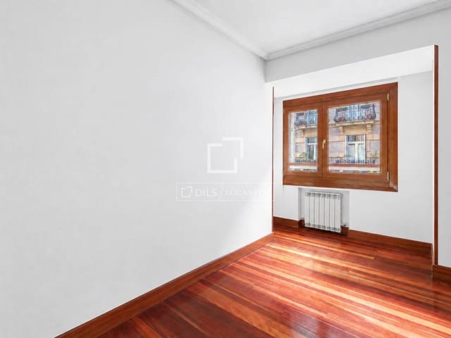 4 chambre Appartement à vendre à Donostia-San Sebastián - 1 150 000 € (Ref: 9953459)