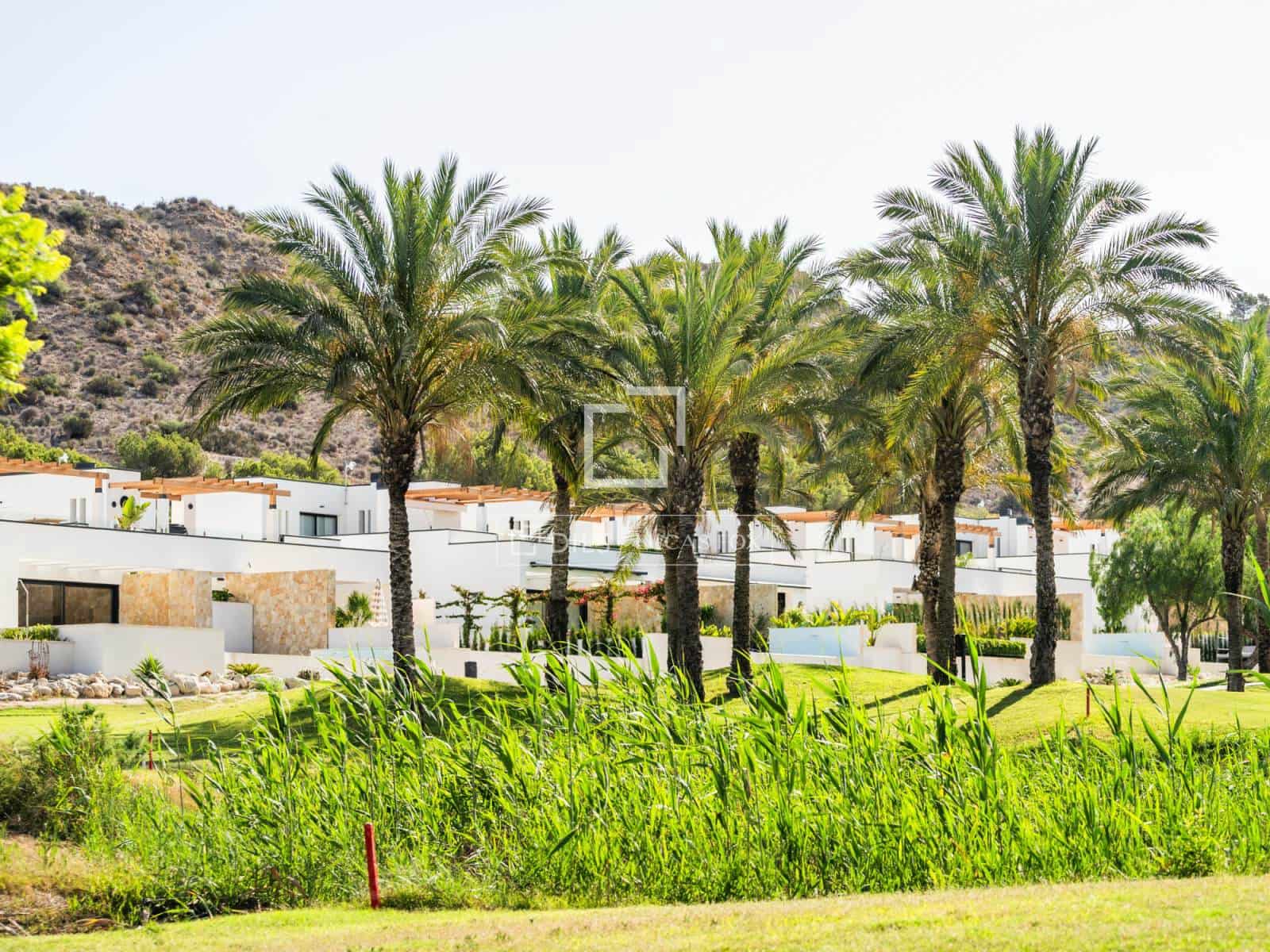 3 soverom Villa til salgs i Monforte del Cid med svømmebasseng garasje - € 575 000 (Ref: 9954611)