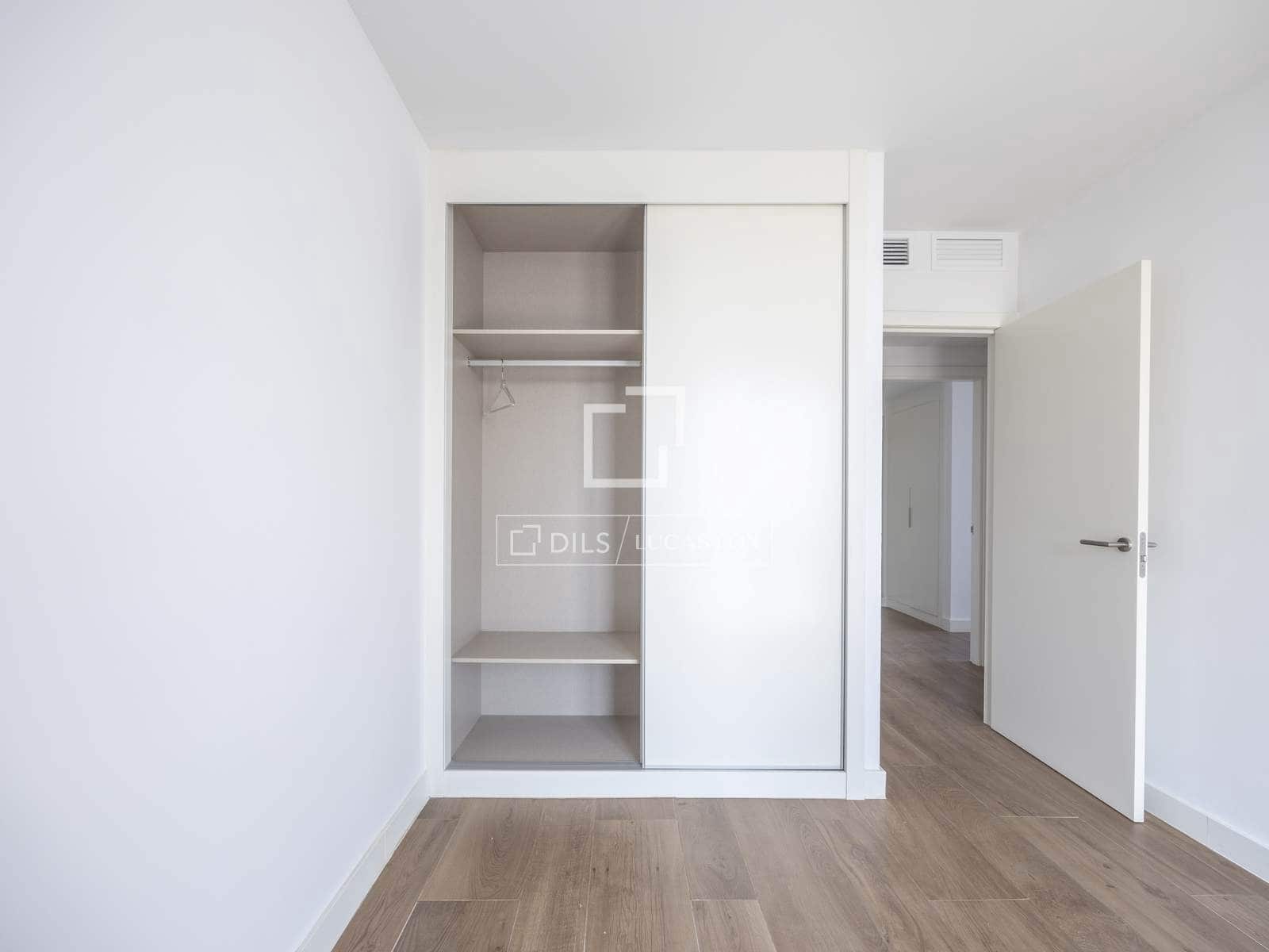 3 bedroom Apartment for rent in Valencia city with pool garage - € 2,700 (Ref: 9956082)