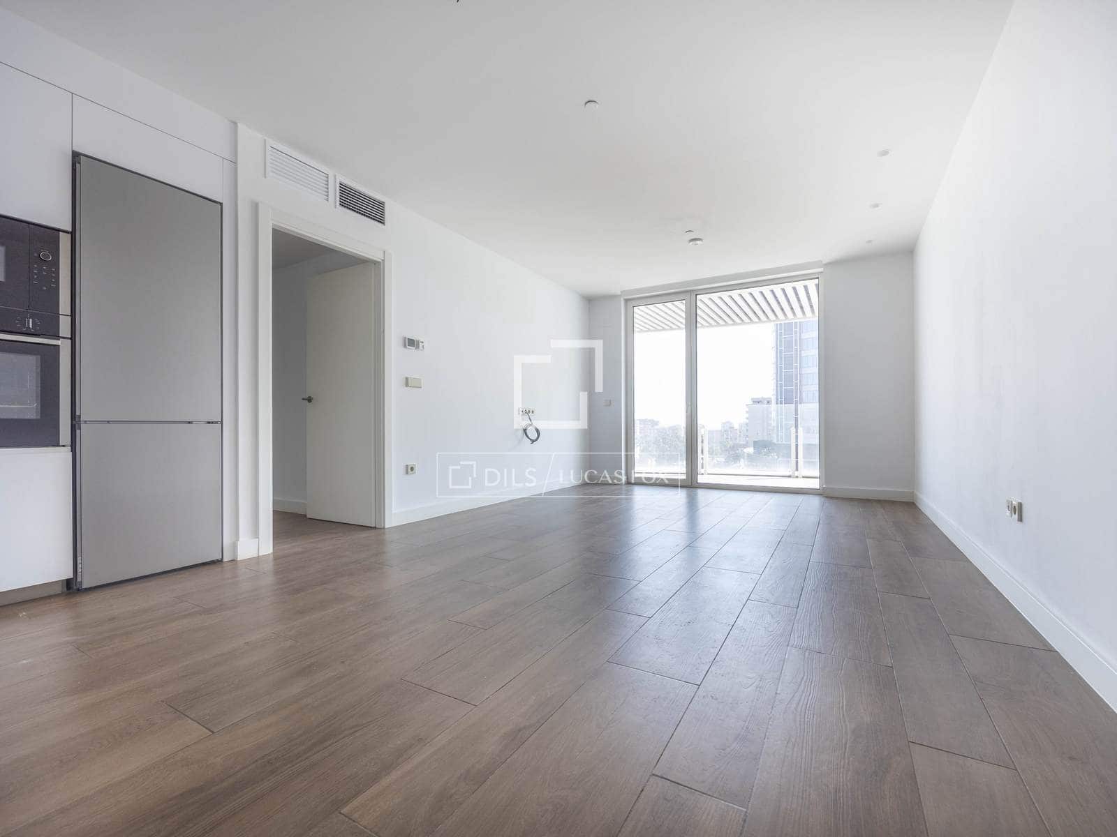 3 bedroom Apartment for rent in Valencia city with pool garage - € 2,700 (Ref: 9956082)