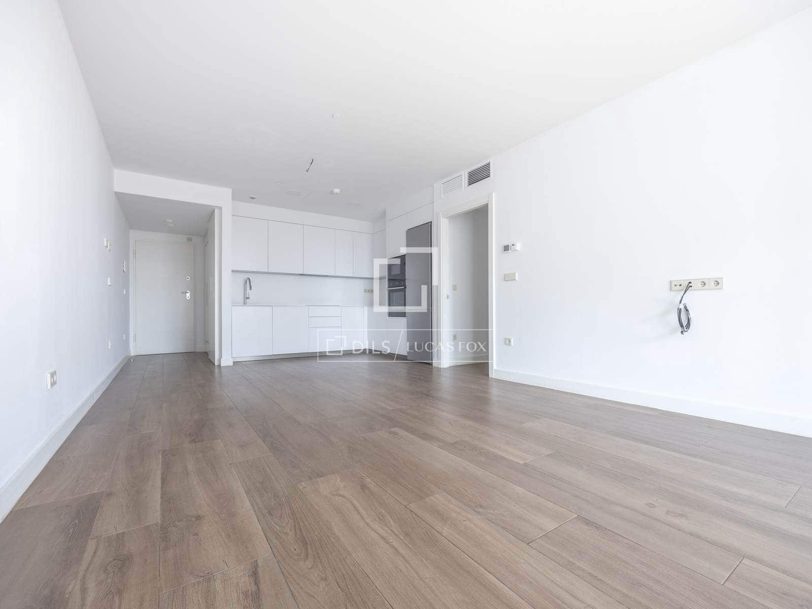 3 bedroom Apartment for rent in Valencia city with pool garage - € 2,700 (Ref: 9956082)