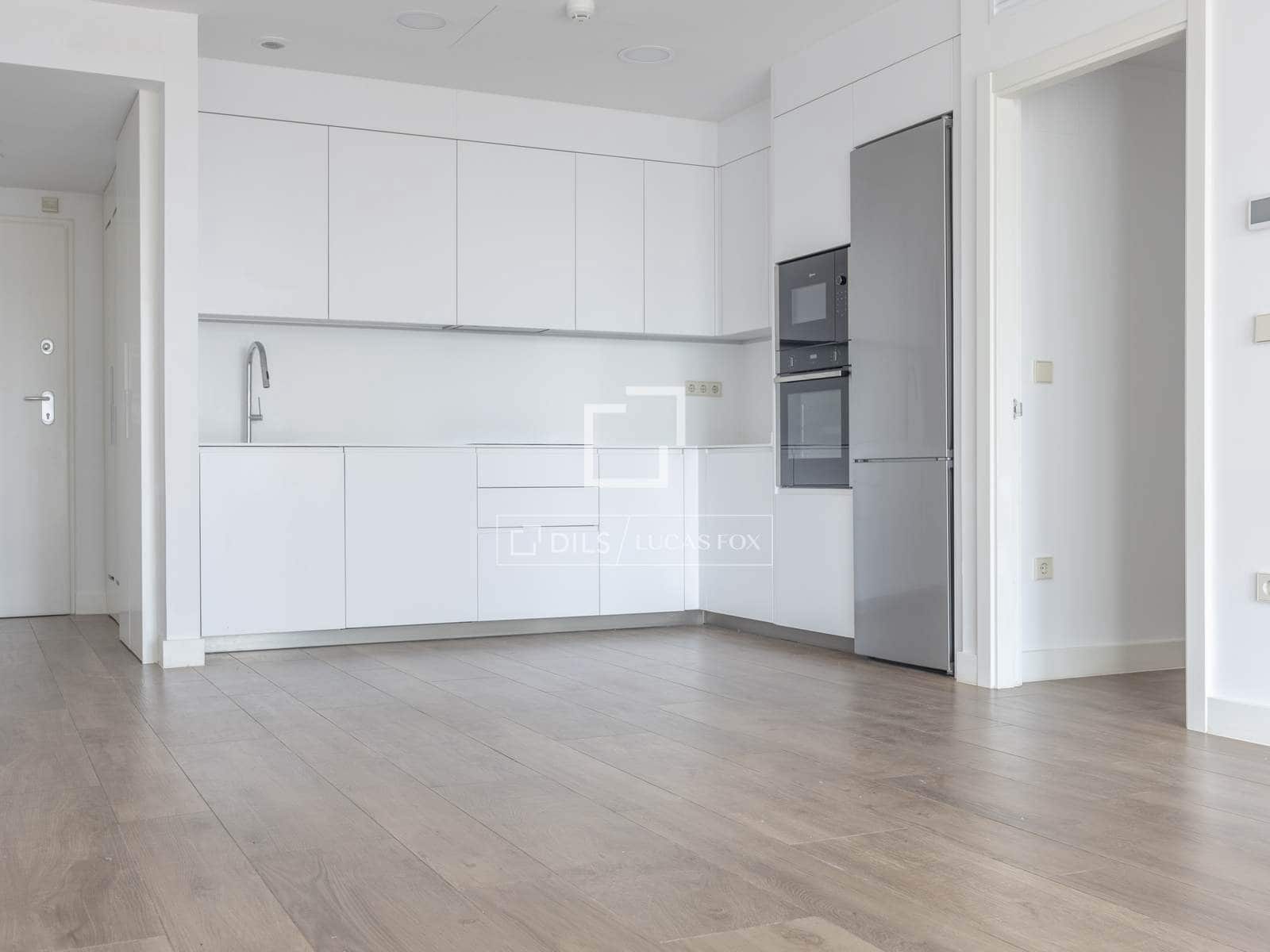 3 bedroom Apartment for rent in Valencia city with pool garage - € 2,700 (Ref: 9956082)