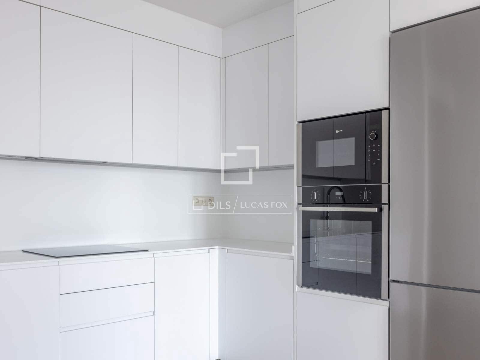 3 bedroom Apartment for rent in Valencia city with pool garage - € 2,700 (Ref: 9956082)