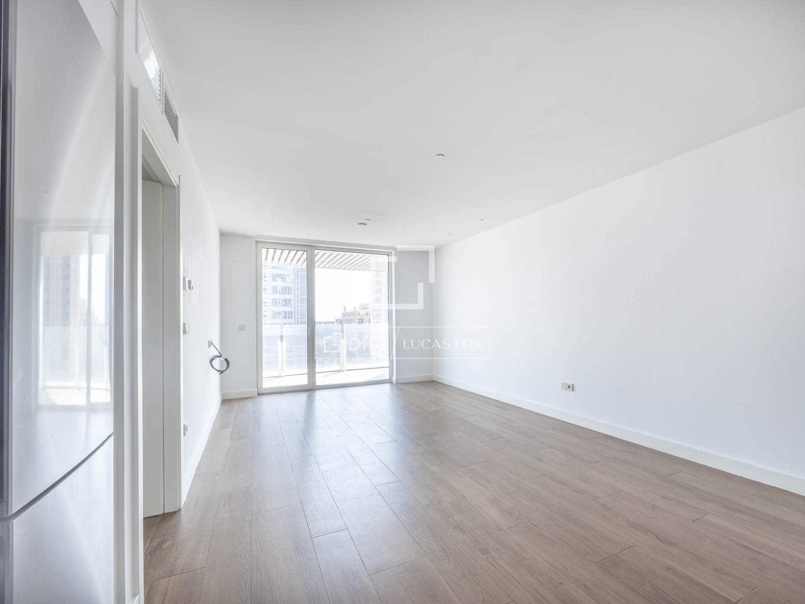 3 bedroom Apartment for rent in Valencia city with pool garage - € 2,700 (Ref: 9956082)