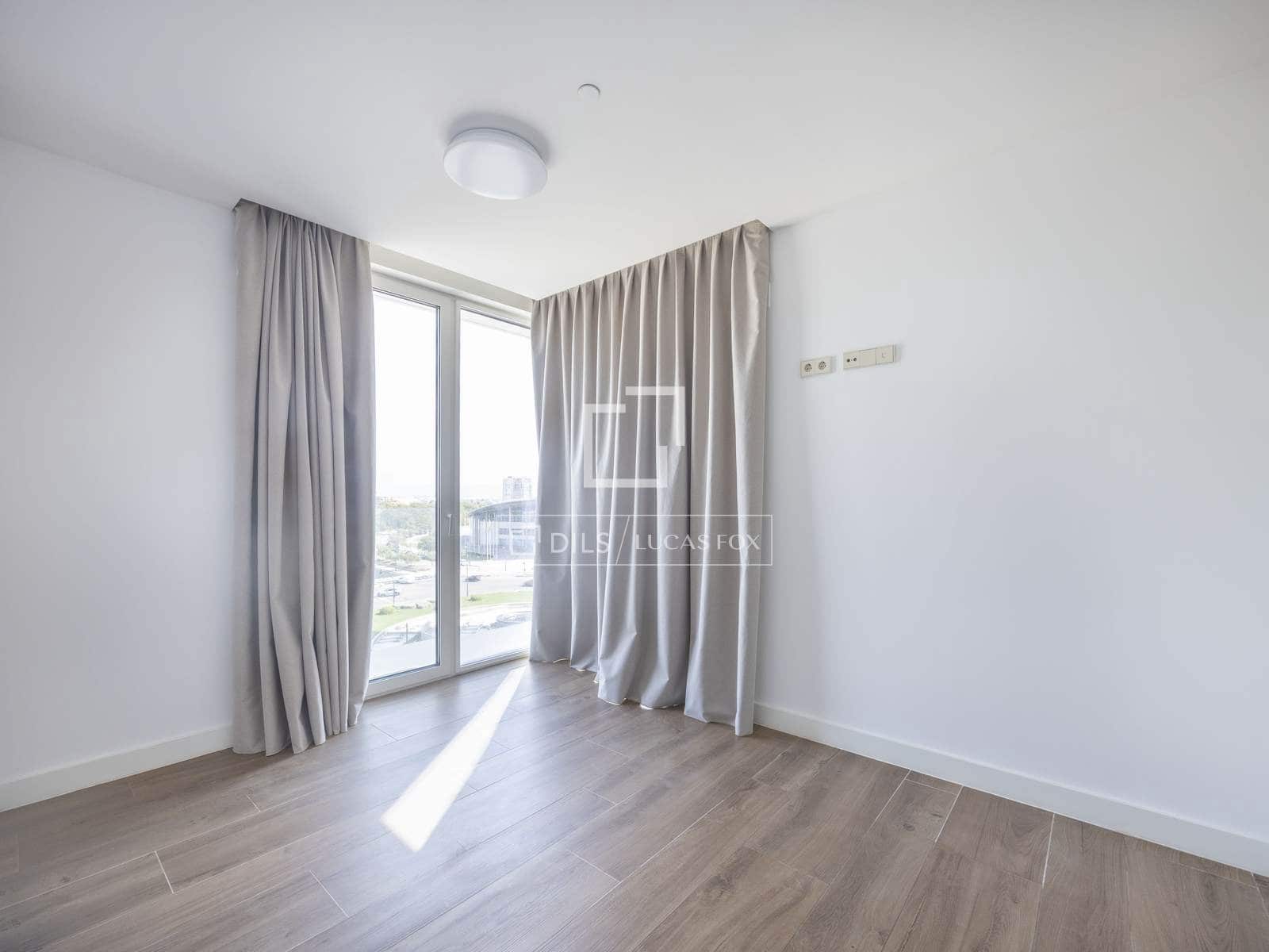 3 bedroom Apartment for rent in Valencia city with pool garage - € 2,700 (Ref: 9956082)