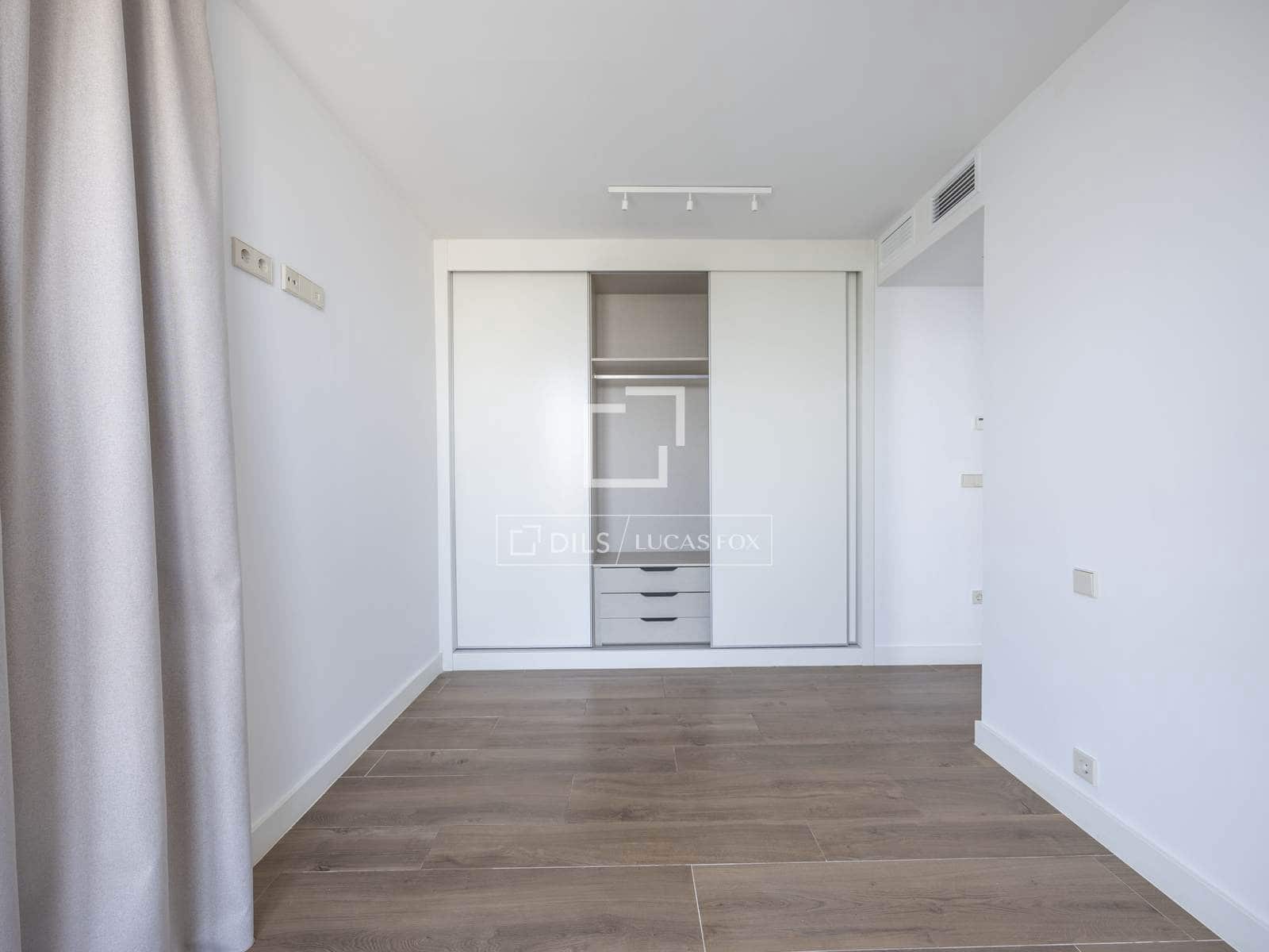 3 bedroom Apartment for rent in Valencia city with pool garage - € 2,700 (Ref: 9956082)