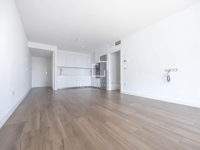 3 bedroom Apartment for rent in Valencia city with pool garage - € 2,700 (Ref: 9956082)
