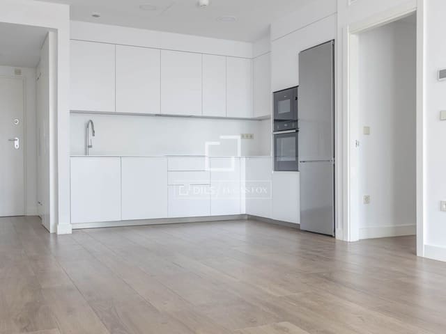 3 bedroom Apartment for rent in Valencia city with pool garage - € 2,700 (Ref: 9956082)